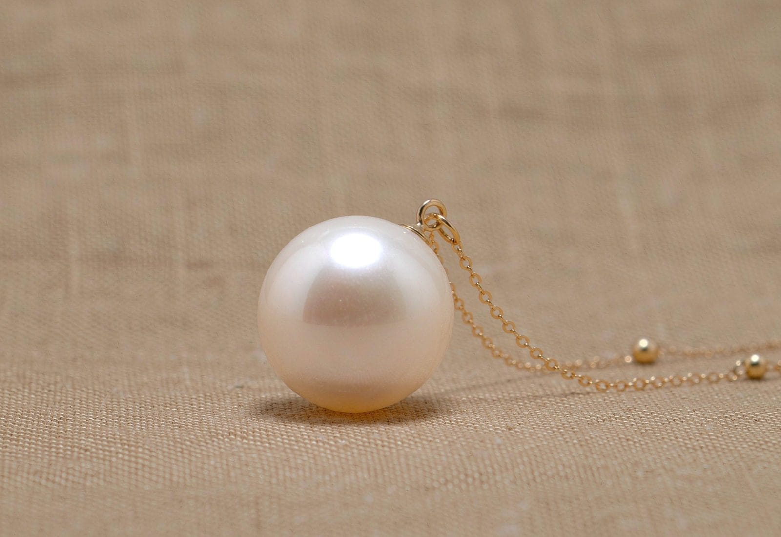 Single freshwater pearl pendant on gold chain, affordable everyday necklace