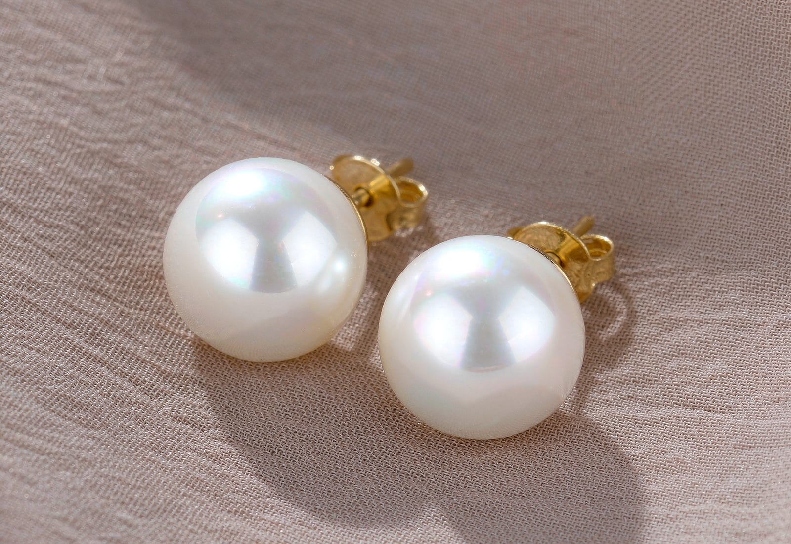 9-10mm classic round freshwater pearl stud earrings with high luster, sterling silver post back
