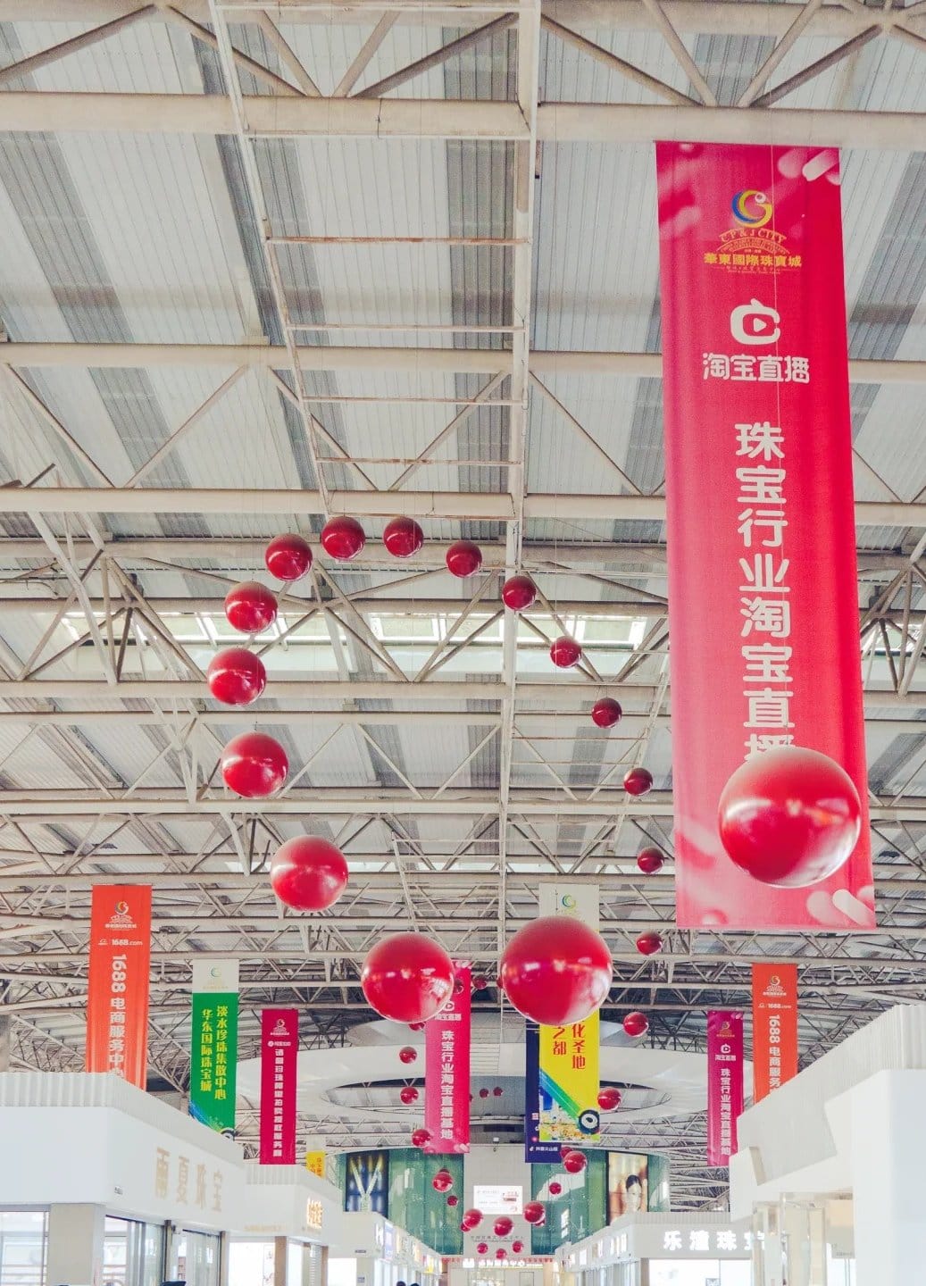 Freshwater pearl drop earrings at Zhuji market